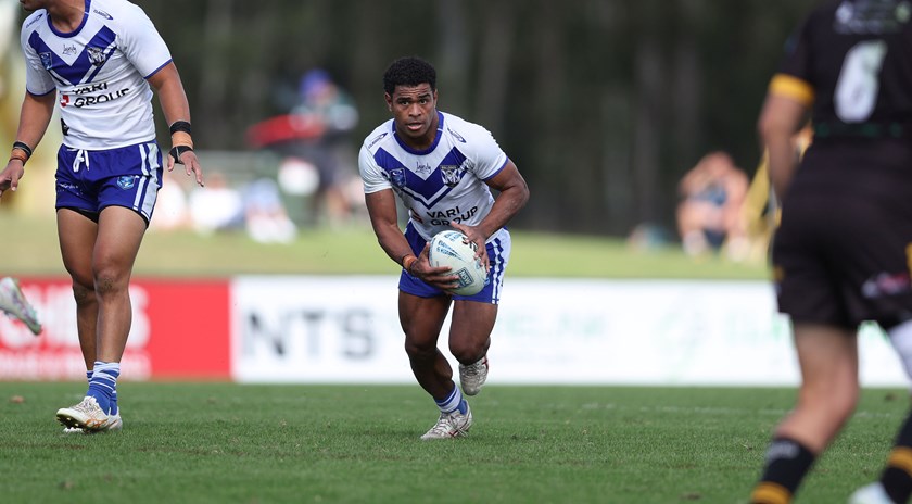 Penioni Tagituimua with the Bulldogs. Photo: Bryden Sharp